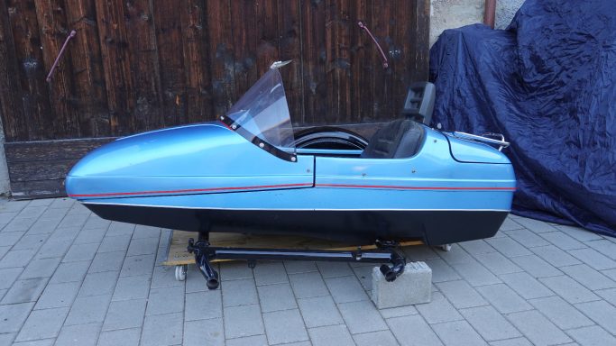 Seitenwagen mit Klappe zum Einsteigen Jochen Brett ef-tech