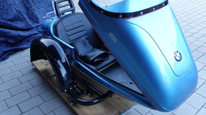 Seitenwagen mit Klappe zum Einsteigen Jochen Brett ef-tech